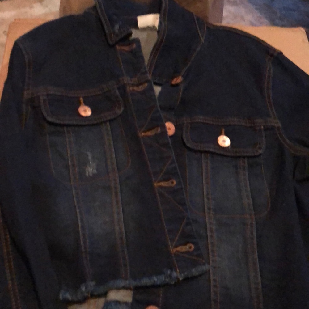 Cropped denim jacket